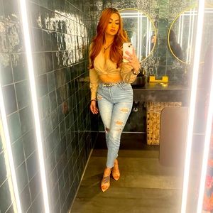 Meet your Posher, Adriana